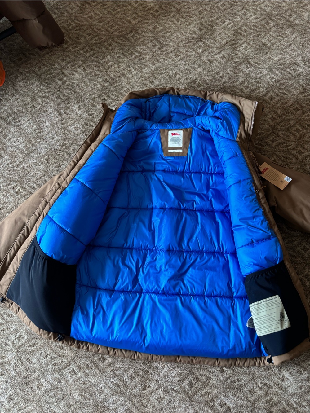 Fjallraven Men's Tan Ovik padded Jacket with Blue Lining - Picture 6 of 12